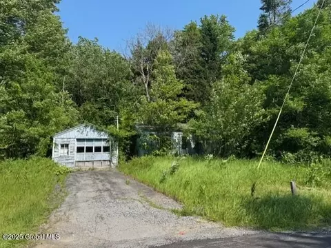185 Finley Rd, Ballston Spa, NY 12020