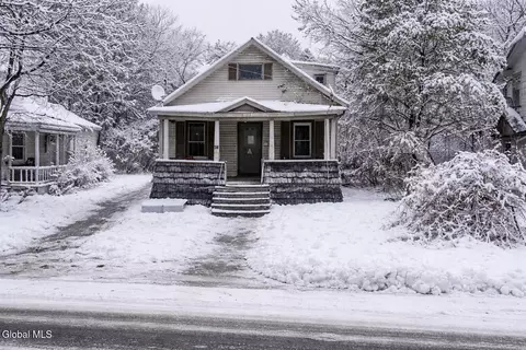 38 River St, Hudson Falls, NY 12839