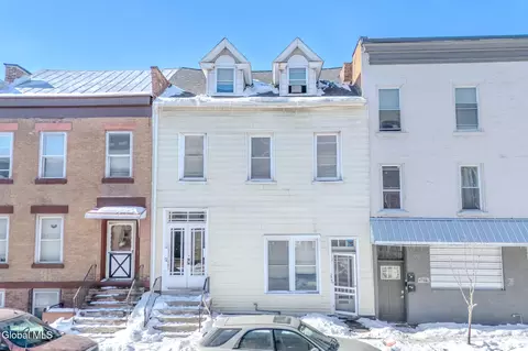 277 4th St, Troy, NY 12180
