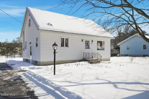 7132 Fuller Station Rd, Schenectady, NY 12303