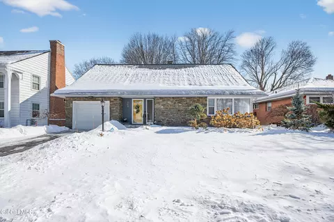 333 S Manning Blvd, Albany, NY 12208