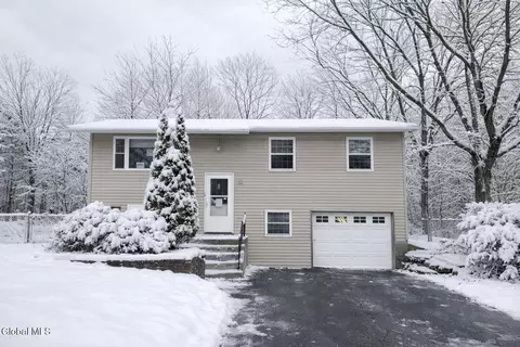 23 Burning Pines Dr, Ballston Spa, NY 12020