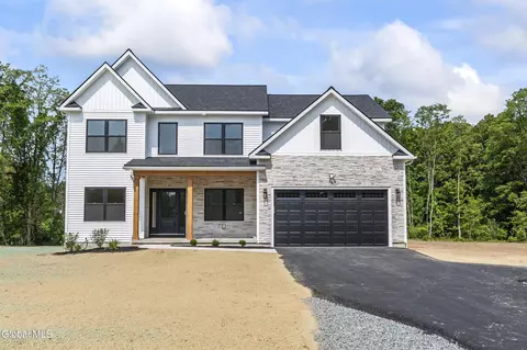 25 Teakwood Dr, Clifton Park, NY 12065