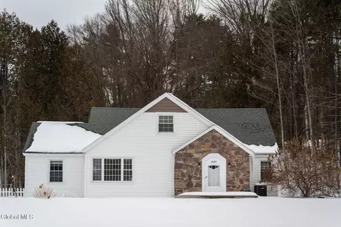 1085 W Mountain Rd, Queensbury, NY 12804