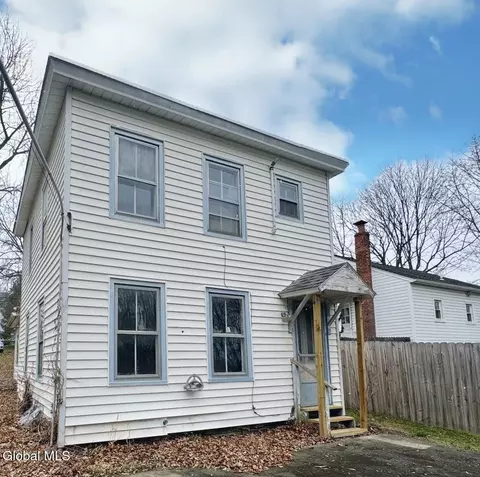 37 Pleasant St, Voorheesville, NY 12186