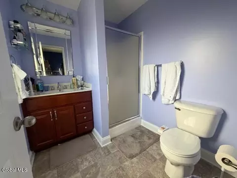Bath - 44 Kendall Dr, Delmar, NY 12054 photo 1 of 2