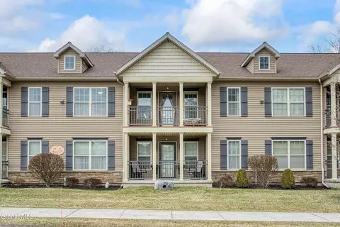 44 Kendall Dr, Delmar, NY 12054