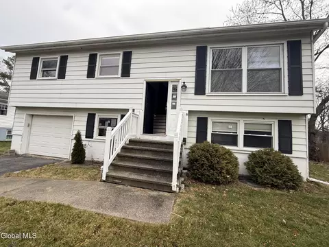 150 Stonington Hill Rd, Voorheesville, NY 12186