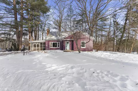 19 Sheffield Rd, Glenville, NY 12302