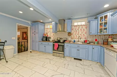 Kitchen - 159 Lorraine Ave, Schenectady, NY 12304 photo 1 of 4