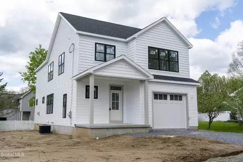 37 Newton Ave, Saratoga Springs, NY 12866