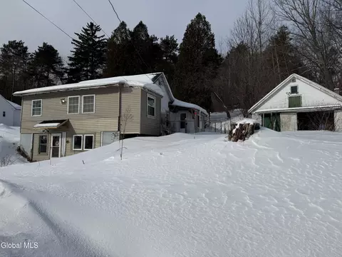 813 County Highway 122, Johnstown, NY 12078