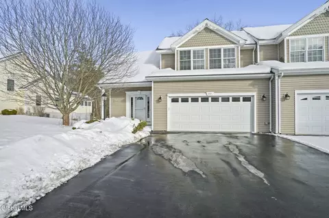 47 Oakmont St, Niskayuna, NY 12309