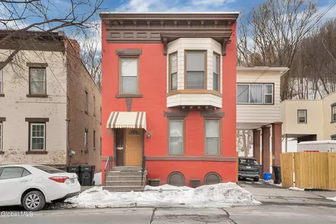 192 Hill St, Troy, NY 12180