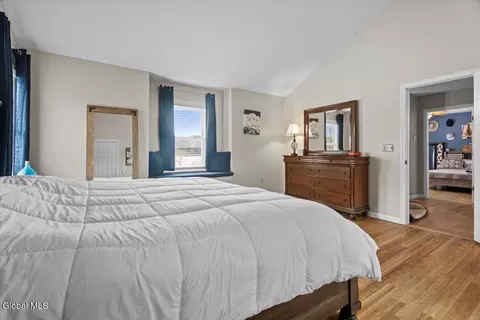 Bedroom - 23 Fox Knoll Way, Hampton, NY 12837 photo 5 of 6