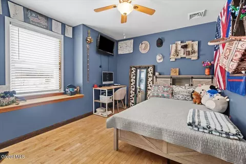 Bedroom - 23 Fox Knoll Way, Hampton, NY 12837 photo 6 of 6