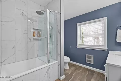 Bath - 23 Fox Knoll Way, Hampton, NY 12837 photo 2 of 5