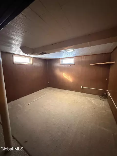 Bedroom - 4 Oaktree Ln, Niskayuna, NY 12309 photo 1 of 4