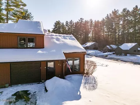 43 Elizabeth Ln, Queensbury, NY 12804