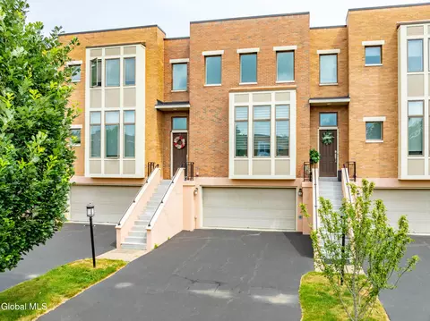 3 Bryn Mawr Ct, Albany, NY 12211