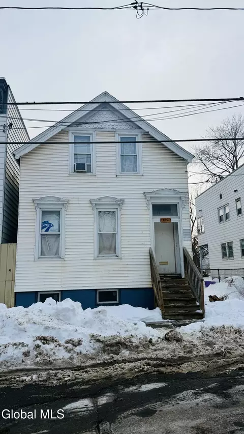 516 1st St, Albany, NY 12206