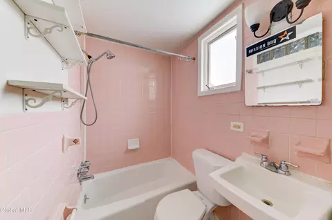 Bath - 609 Mcclellan St, Schenectady, NY 12304 photo 6 of 8