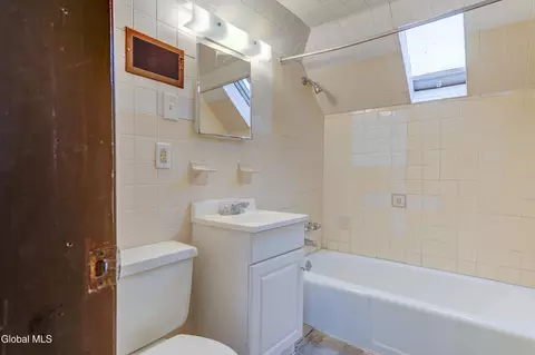 Bath - 609 Mcclellan St, Schenectady, NY 12304 photo 8 of 8