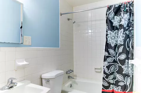 Bath - 609 Mcclellan St, Schenectady, NY 12304 photo 1 of 8