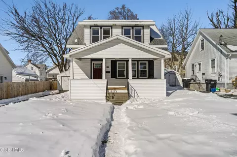 10 Jesse Ct, Troy, NY 12180