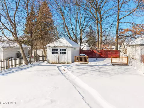 Exterior - 1149 Sumner Ave, Schenectady, NY 12309 photo 9 of 10