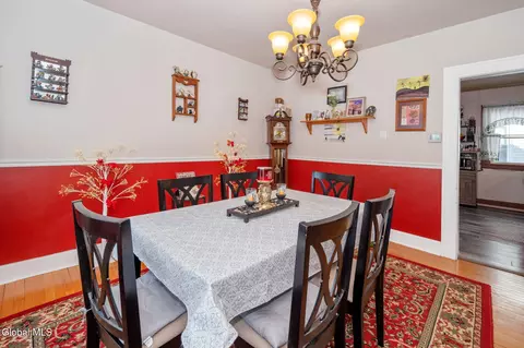 Dining - 1149 Sumner Ave, Schenectady, NY 12309 photo 2 of 2