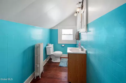 Bath - 1149 Sumner Ave, Schenectady, NY 12309 photo 3 of 3