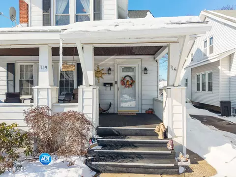 Exterior - 1149 Sumner Ave, Schenectady, NY 12309 photo 3 of 10
