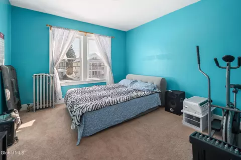 Bedroom - 1149 Sumner Ave, Schenectady, NY 12309 photo 4 of 7