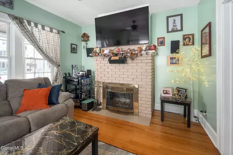 Living - 1149 Sumner Ave, Schenectady, NY 12309 photo 3 of 3