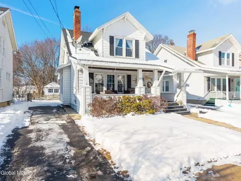 Exterior - 1149 Sumner Ave, Schenectady, NY 12309 photo 2 of 10