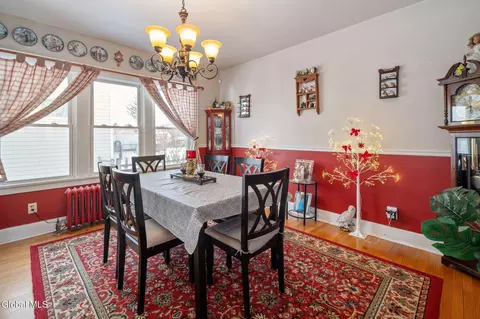 Dining - 1149 Sumner Ave, Schenectady, NY 12309 photo 1 of 2