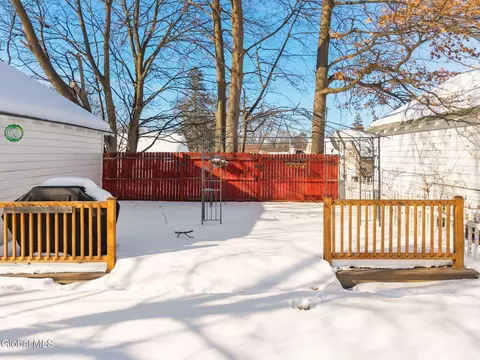 Exterior - 1149 Sumner Ave, Schenectady, NY 12309 photo 10 of 10