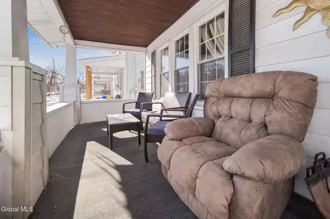 Exterior - 1149 Sumner Ave, Schenectady, NY 12309 photo 4 of 10