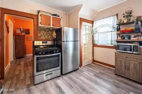 Kitchen - 1149 Sumner Ave, Schenectady, NY 12309 photo 2 of 3