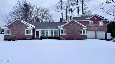 103 5th Ave, Saratoga Springs, NY 12866