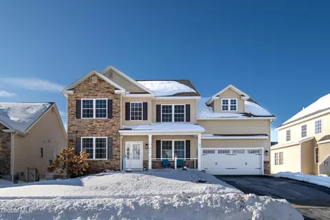 4 Ironwood St, Ballston Lake, NY 12019
