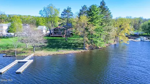 122 Boblin Marina Dr, Mayfield, NY 12117