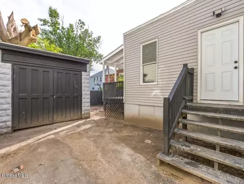747 Eastern Ave, Schenectady, NY 12308 photo 2