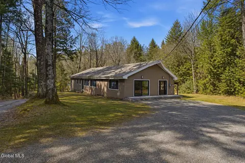 10 Fox Trail Run, Bolton Landing, NY 12814
