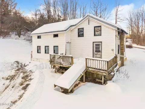 123 Ecker Hollow Rd, Schoharie, NY 12157