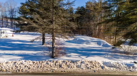 41 School St, Mayfield, NY 12117