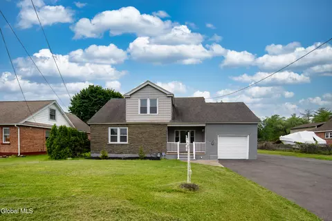 135 Freemans Bridge Rd, Glenville, NY 12302
