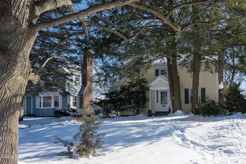 1152 Van Curler Ave, Schenectady, NY 12308