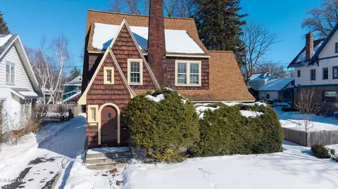 2171 Grand Blvd, Niskayuna, NY 12309